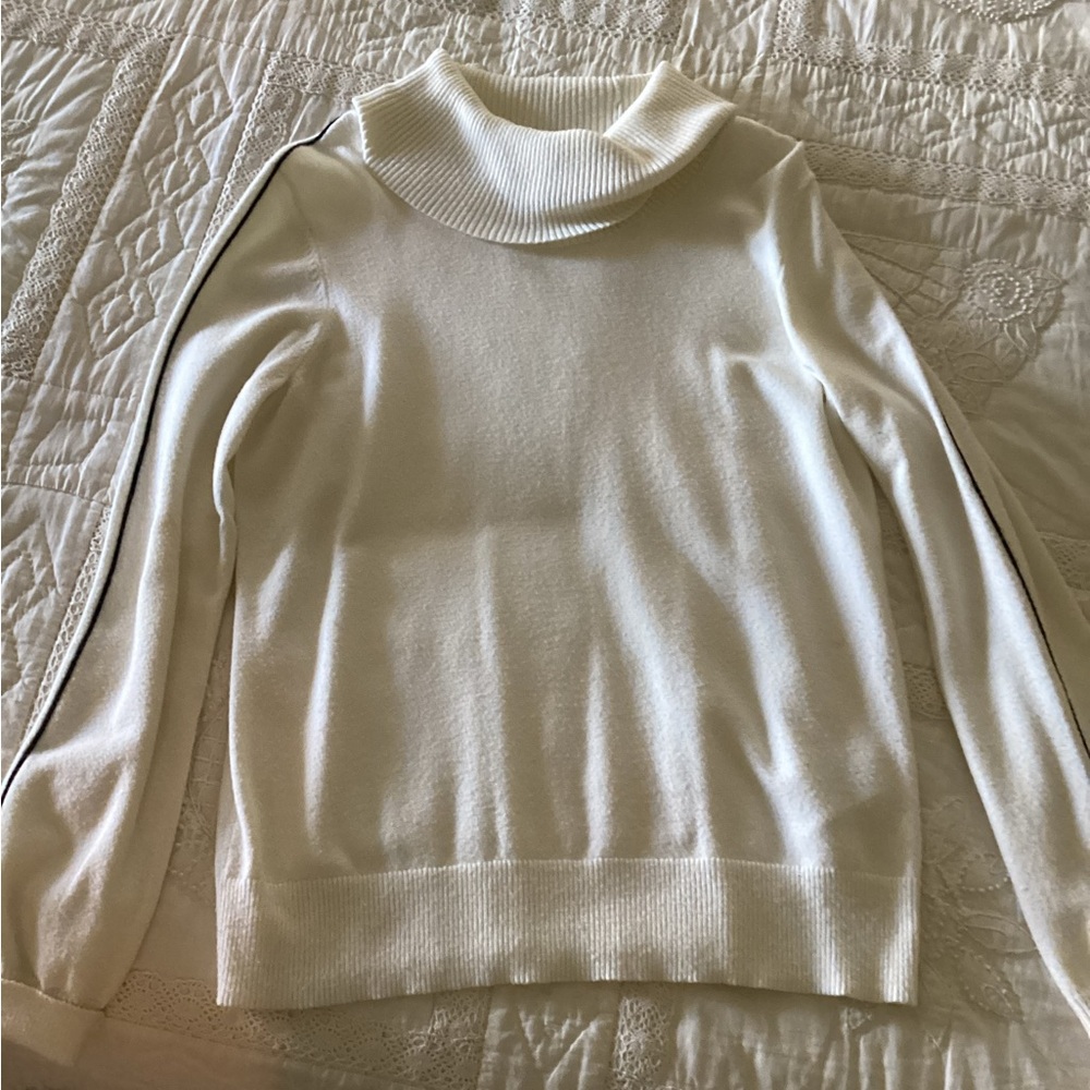 Elegant White Turtleneck Sweater